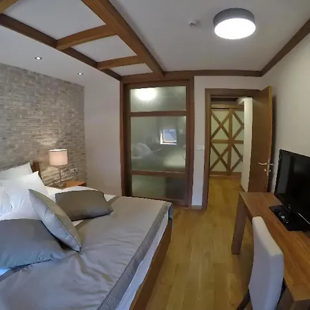 Lux B432 Vucko - Private Host Apartment